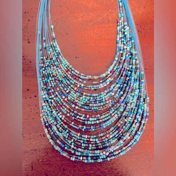 Jewelry - Multiple stands of beads necklace